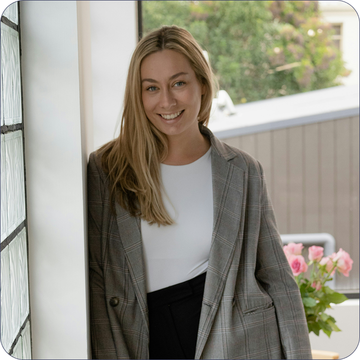 Sabrina, Sales Consultant